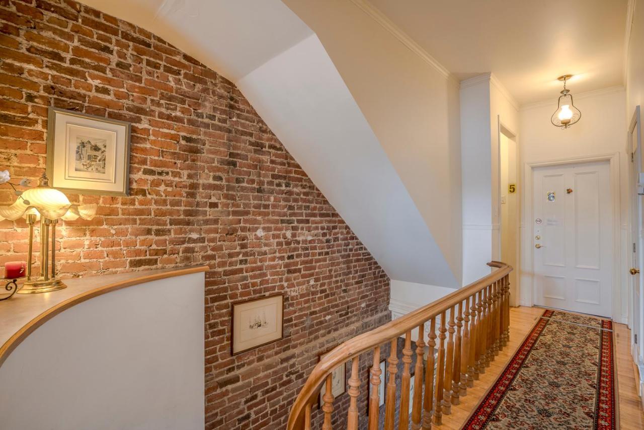 ケベックシティ B ＆ B メノワー モン キャルム Bed & Breakfast エクステリア 写真