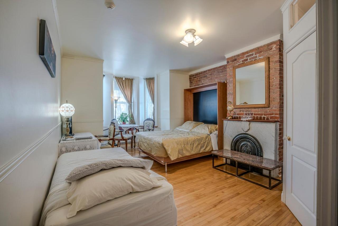 ケベックシティ B ＆ B メノワー モン キャルム Bed & Breakfast エクステリア 写真