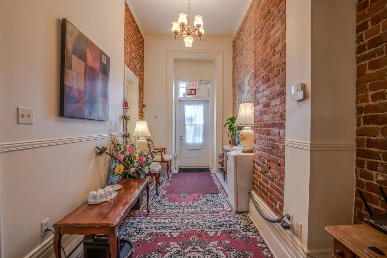 ケベックシティ B ＆ B メノワー モン キャルム Bed & Breakfast エクステリア 写真