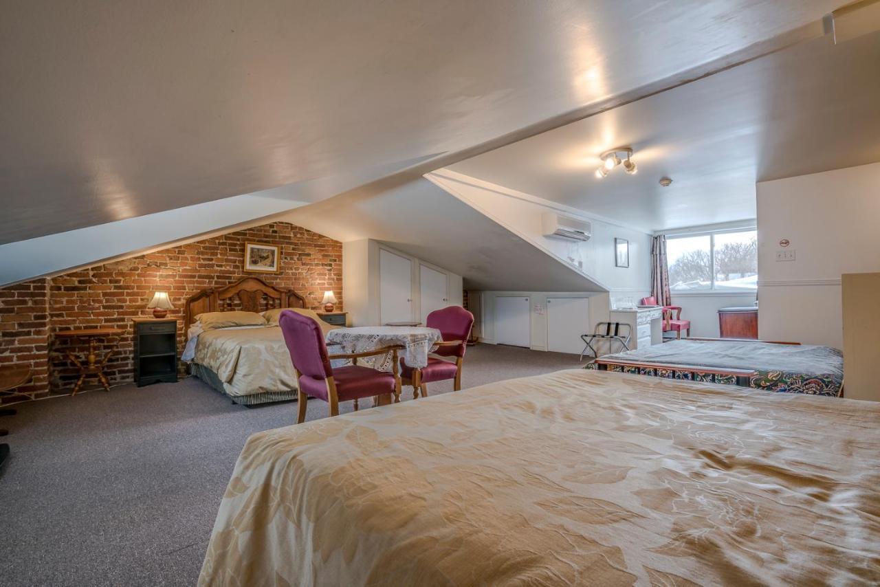 ケベックシティ B ＆ B メノワー モン キャルム Bed & Breakfast エクステリア 写真